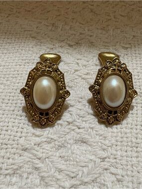 Gold-Tone Filigree Clip Earrings with Pearl Cabochons Clip On